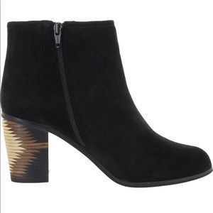 SEYCHELLES Grand Finale Black Suede Stacked decorative wooden Heel Bootie Size 7